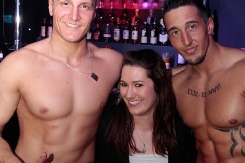 Stripteaseur avec la future mariée