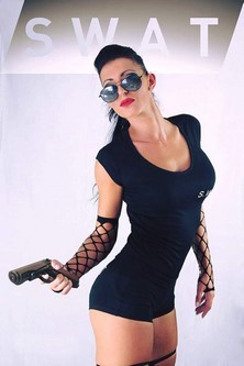 Stripteaseuse Flic
